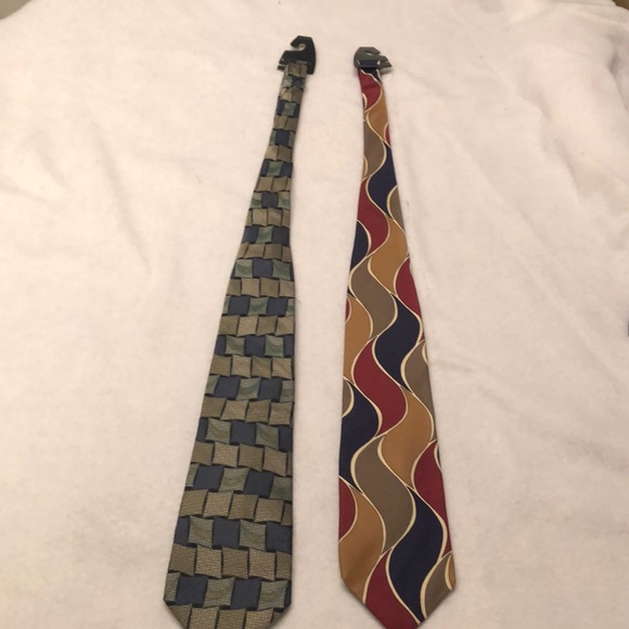 Business ties - Picture 2 of 4